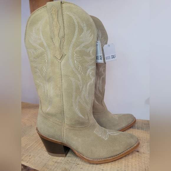 Idyllwind Women's Charmed Life Western Boots - Round Toe 8 Wide Calf - Picture 2 of 8